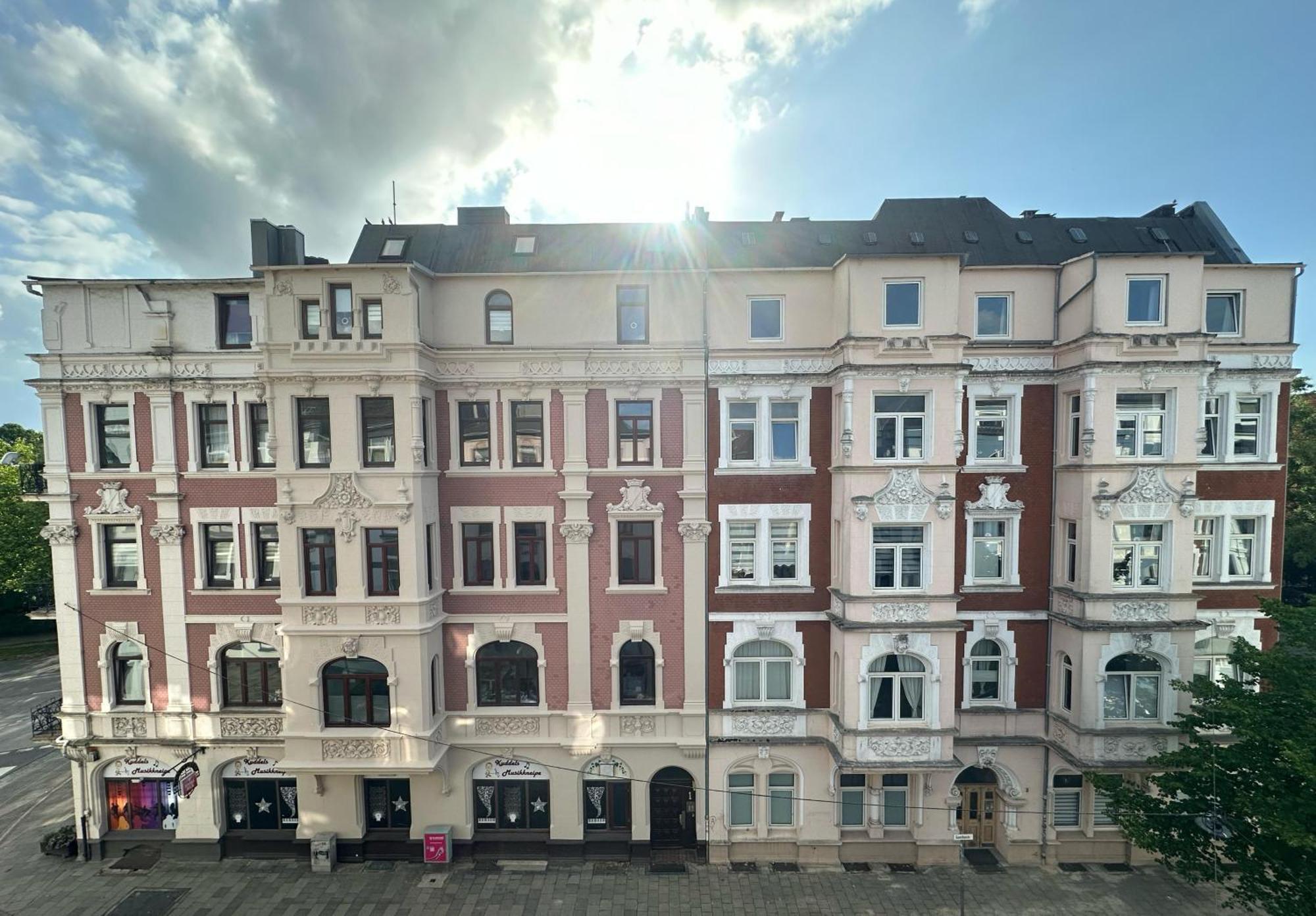 Exklusives Apartment Im Historischen Wohnhaus Mit Kamin, Bad & Viel Platz Bremerhaven Exterior foto